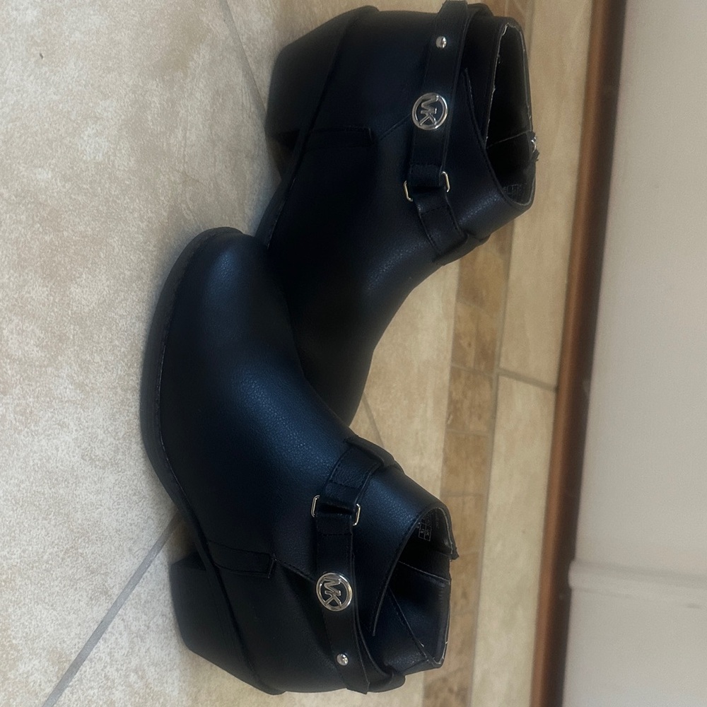 Brand new kids Michael Kors Black Ankle Booties size 2